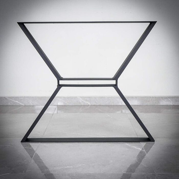 Bordsben-FUNKTION-SVART-5.jpg Modern glasbord med metallstomme