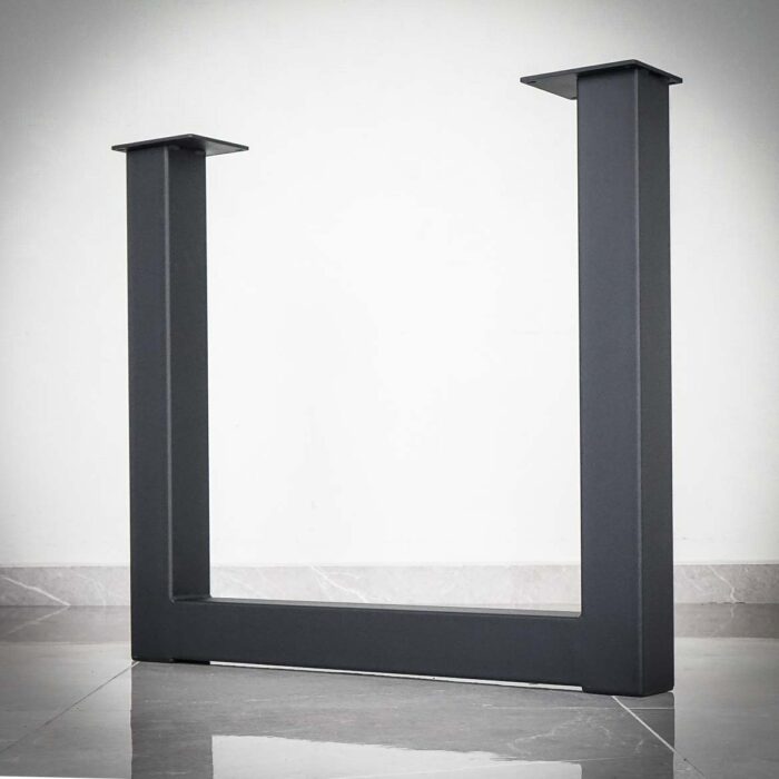 Bordsben-Magna-U-svart-4.jpg Svart metallbordben mot vit bakgrund.