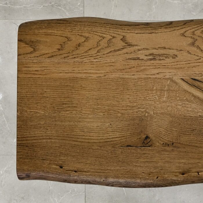 Bordskiva-Edge-grundoljad-brun3.jpg Träbord med marmorgolv