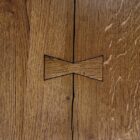 Fjärilsformad fog i träbord