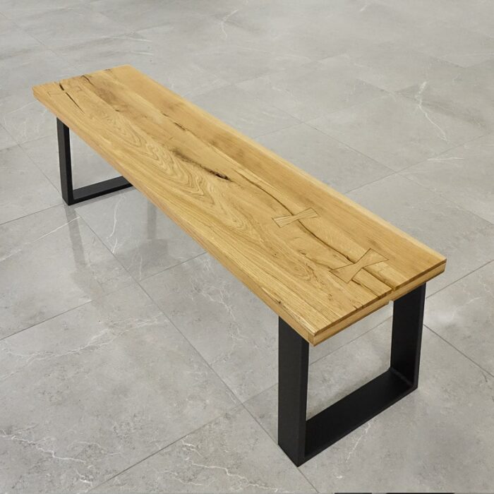 Bordsskiva-Antique-2-Grundoljad-1.jpg Modern träbänk med metallben på golv