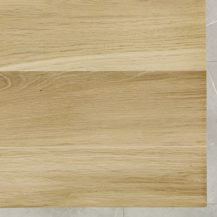 Bordsskiva-Naturwood-1-Obehandlad4.jpg Närbild av träbordsskiva i ljust trä