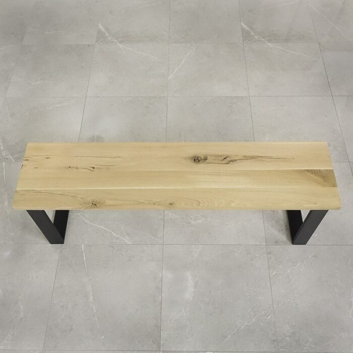 Bordsskiva-Naturwood-Obehandlad8.jpg Träbänk på grått kakelgolv