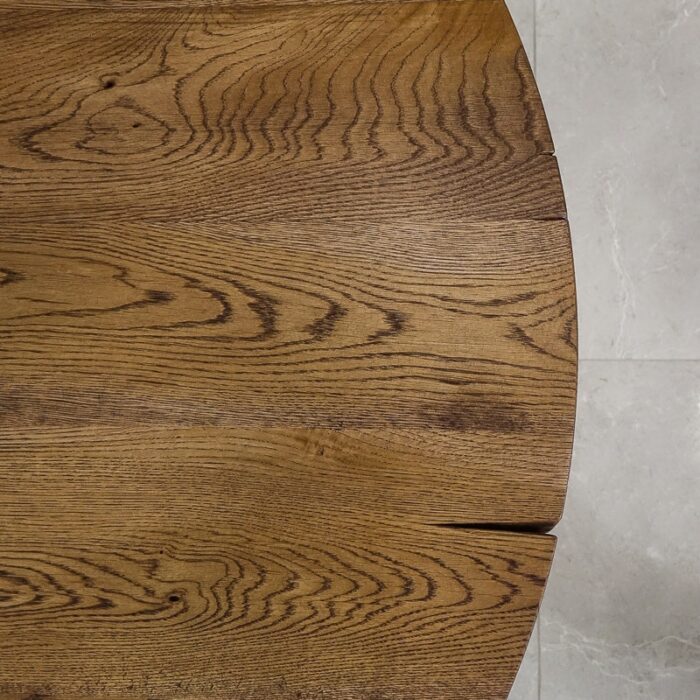 Bordsskiva-Round-100-cm-Grundoljad-brun4.jpg Runt träbord med synlig ådring