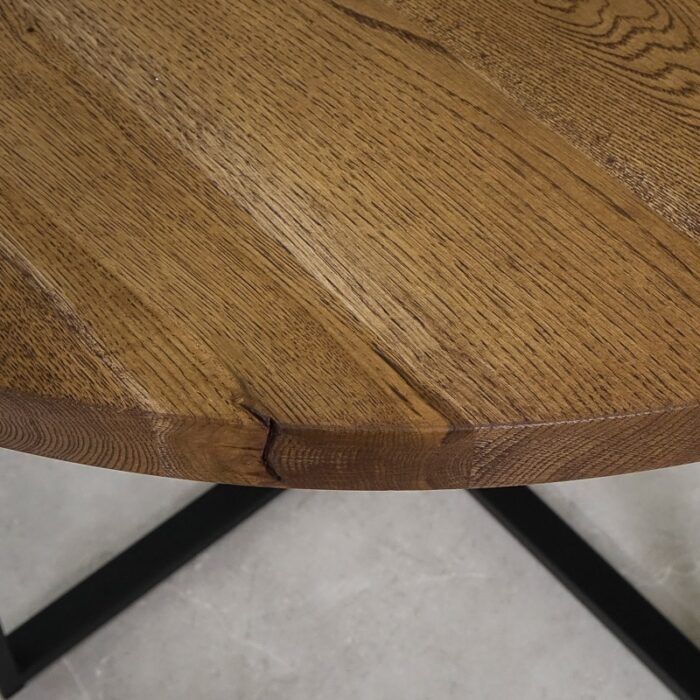 Bordsskiva-Round-60-cm-Grundoljda-brun2.jpg Rund träbordsskiva med synlig ådring