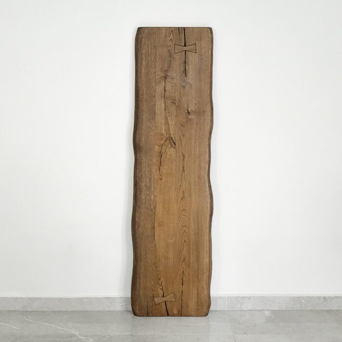 Bordsskiva-Rustwood-2-Grundoljad-brun10.jpg Rustik träplanka mot vit bakgrund