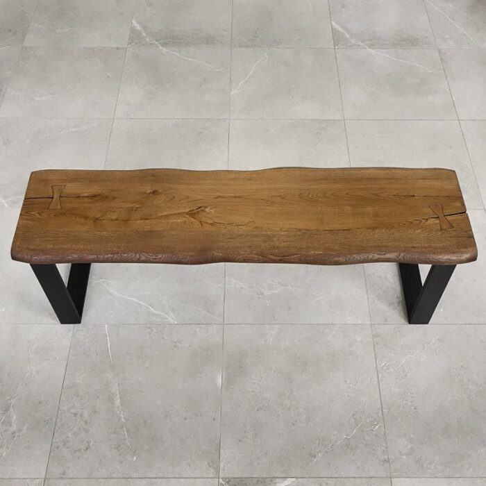 Bordsskiva-Rustwood-2-Grundoljad-brun9.jpg Träbänk på kakelgolv