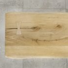 Trädetalj med fjärilsformad skarv.