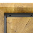 Träbord med svart metallram under.