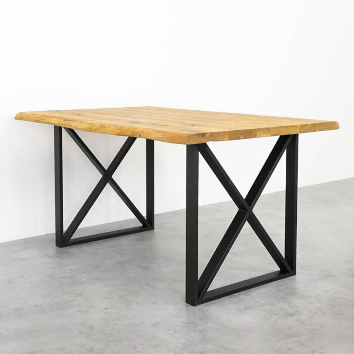 Kwadrox-Basic1.jpg Träbord med metallben mot vit bakgrund.