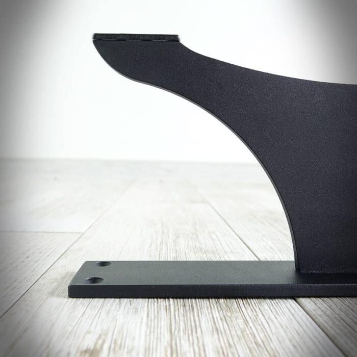 Mobelben-TYPE-S-5.jpg Metallkonsol på trägolv