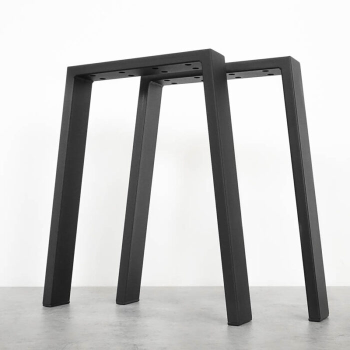 Modern-basic-sma-3.jpg Svarta metalben för bord eller möbel.