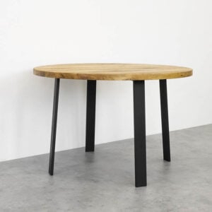 Runt träbord med svarta ben.